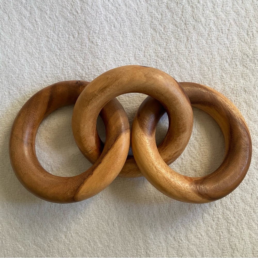 Three Oversized Intertwined Wood Rings Sculpture - Picture 10 of 12